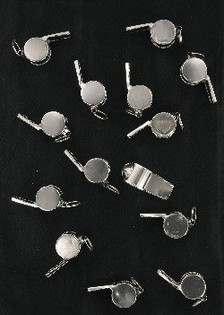 METALL SCHIEDSRICHTERPFEIFEN (100 Stk.)