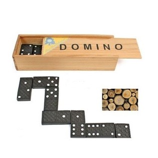 DOMINO GAME im Holzkasten (12st).